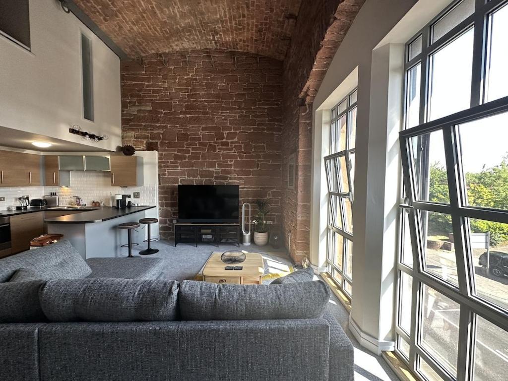 The Engine House At Dixons Chimney Near Carlisle Castle Unique Historic Apartment With 65 Inch Sky Glass And Private Parking Exterior photo