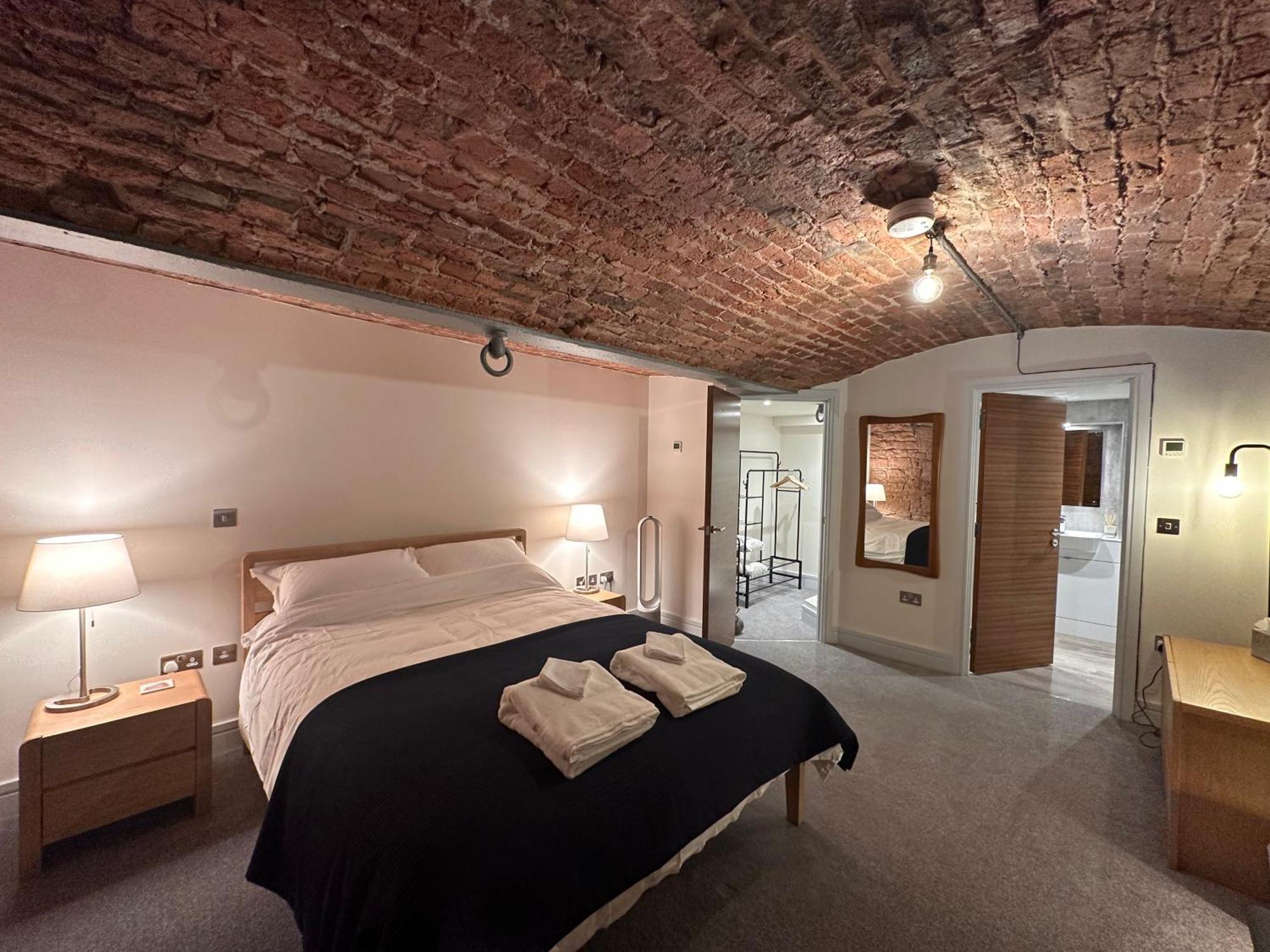 The Engine House At Dixons Chimney Near Carlisle Castle Unique Historic Apartment With 65 Inch Sky Glass And Private Parking Exterior photo